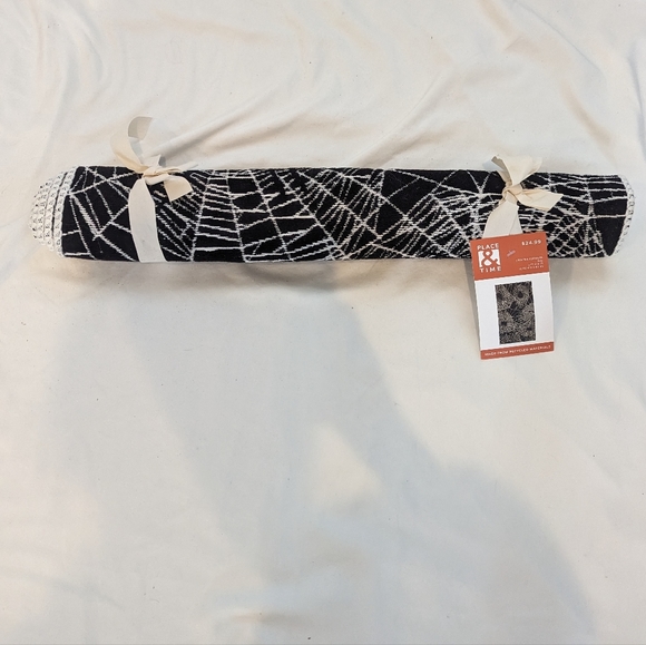 Spiderweb rug - Picture 2 of 5